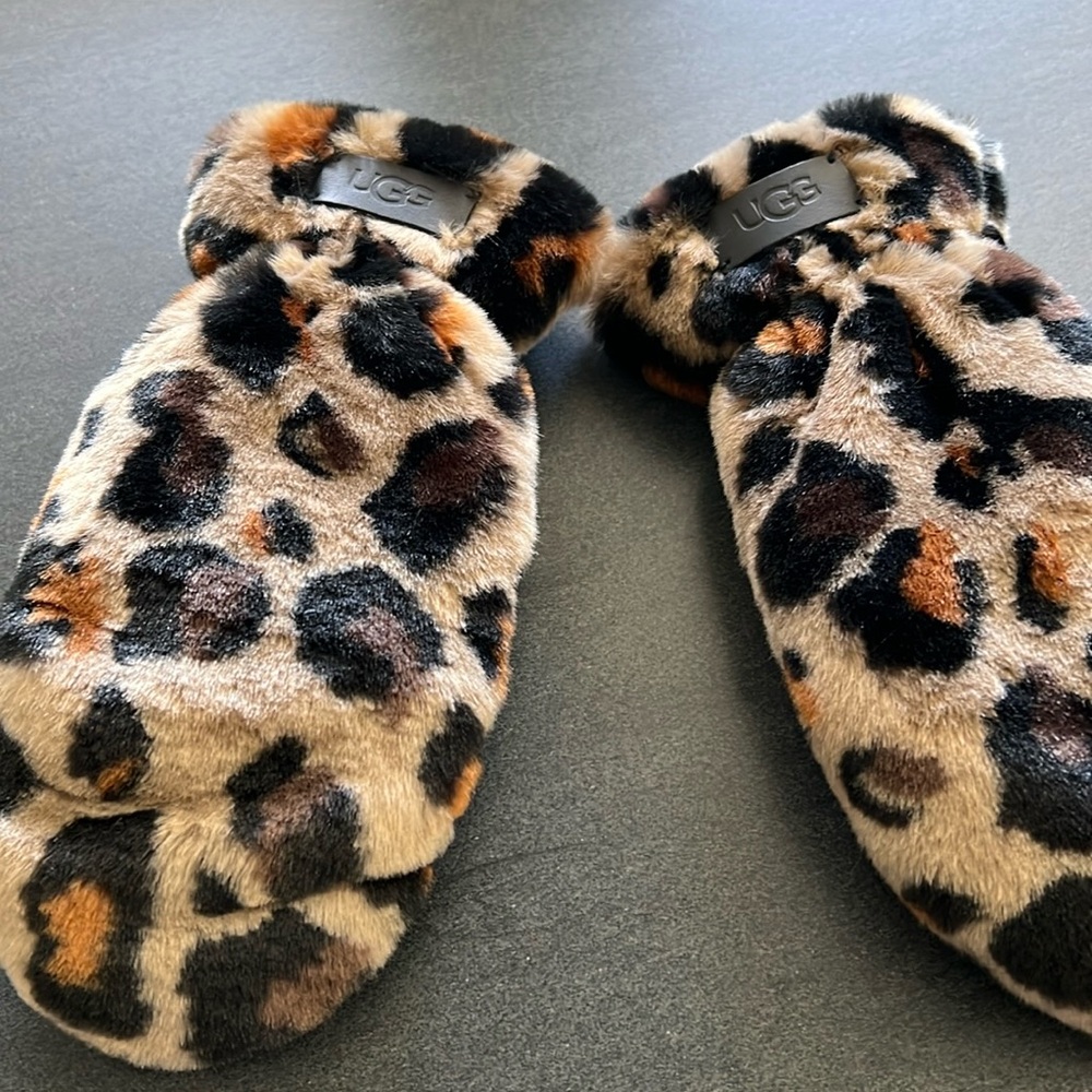 UGG Faux Fur Mittens